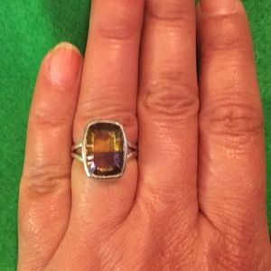 Ametrine ring
